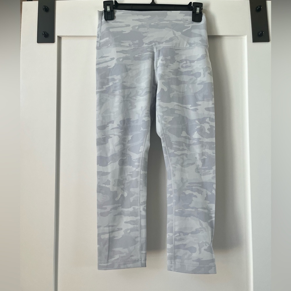 lululemon Light Gray/White Camo Capri Leggings